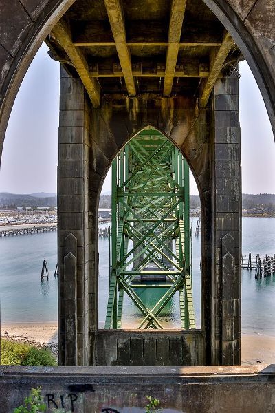 Looney, Hollice 아티스트의 Usa-Oregon-Newport Yaquina Bay Bridge작품입니다.